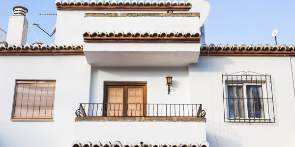 Pintar Fachadas de Casas Unifamiliares / Chalets en Sabadell · Pinturas Especiales Anticorrosivas y de Alta Resistencia